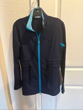 Lululemon vintage zip up Jacket - size 10